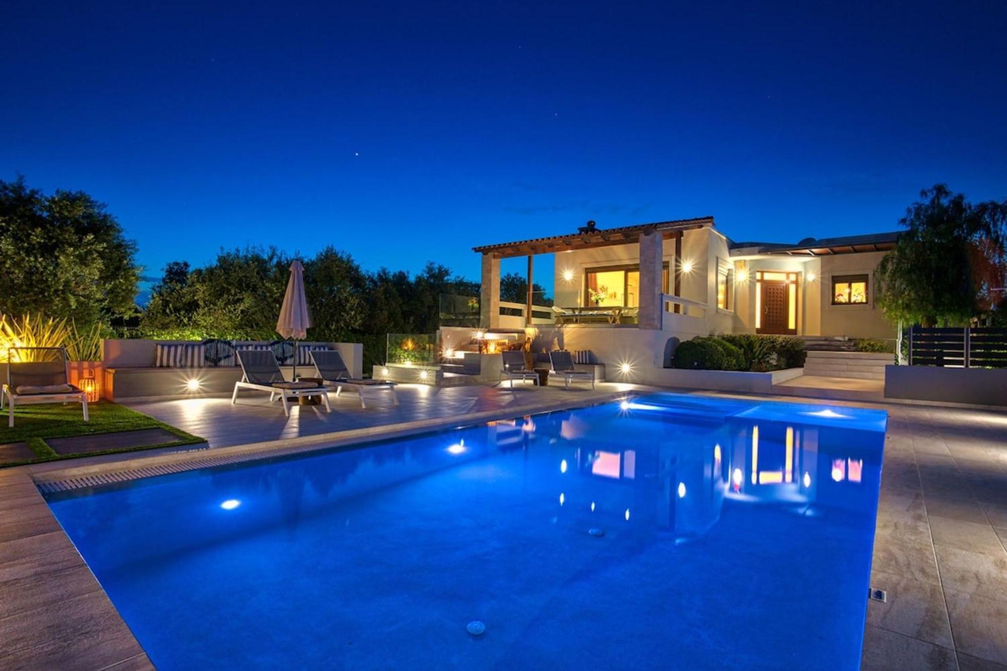 Villa Ampelaki - Premium Villa With Heated Pool Kounoupidhianá Exteriér fotografie
